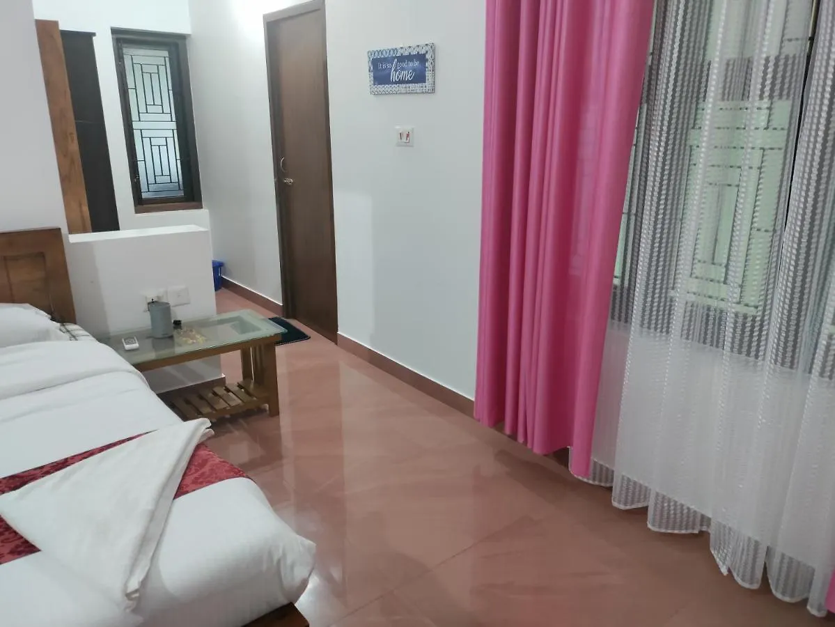 Privatunterkunft Ben'S Villa Kannur !