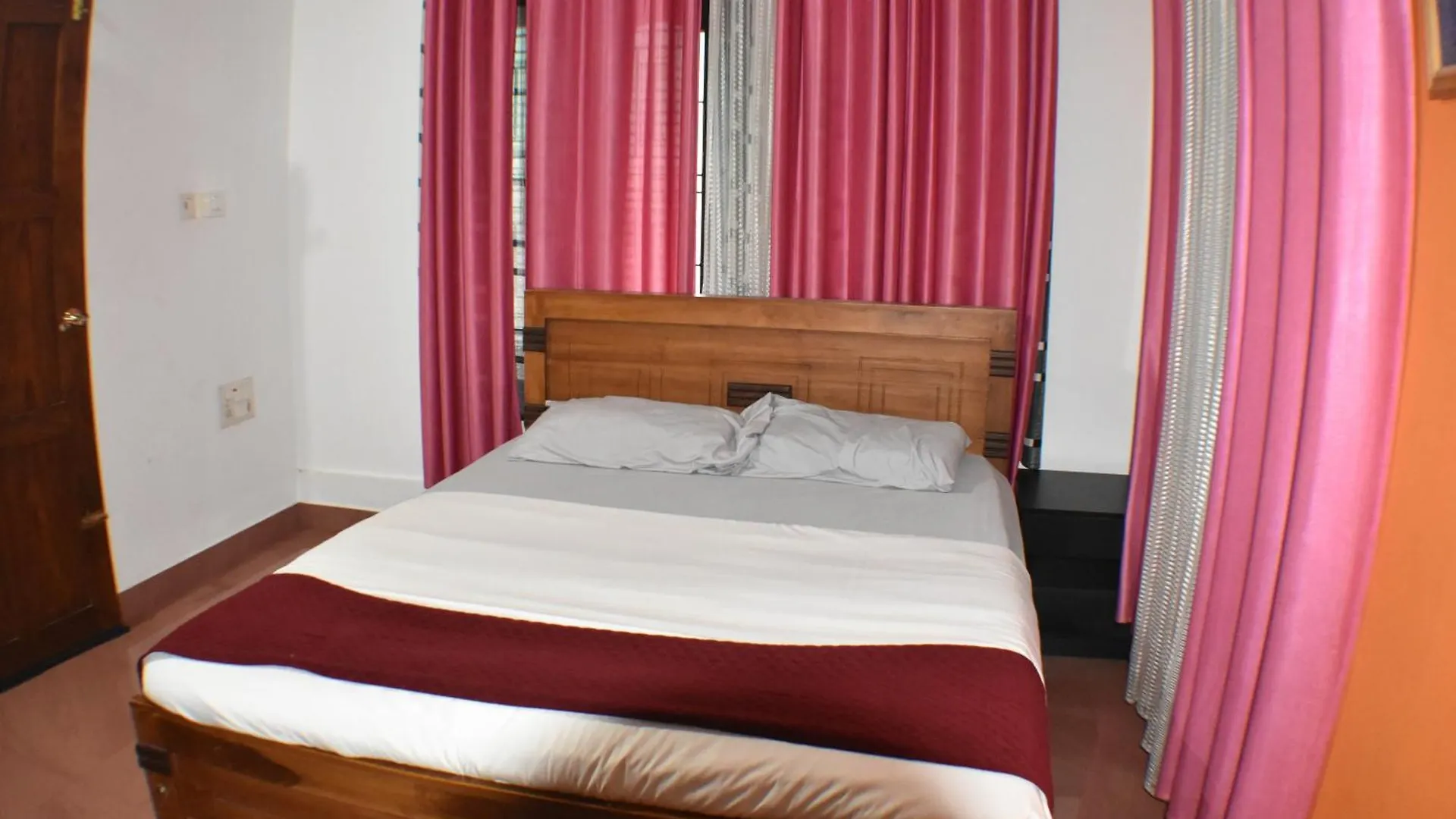 Privatunterkunft Ben'S Villa Kannur !